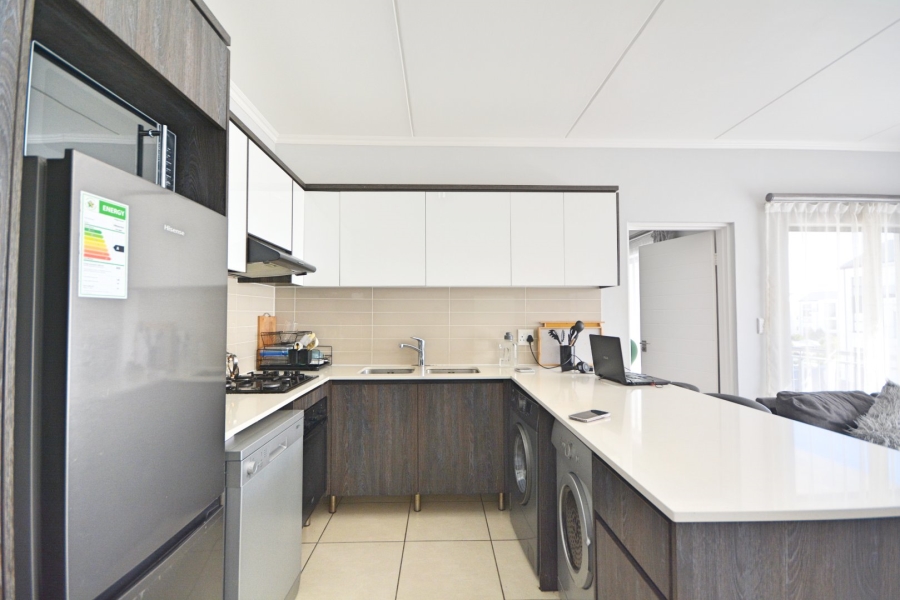 To Let 1 Bedroom Property for Rent in Sandown Western Cape